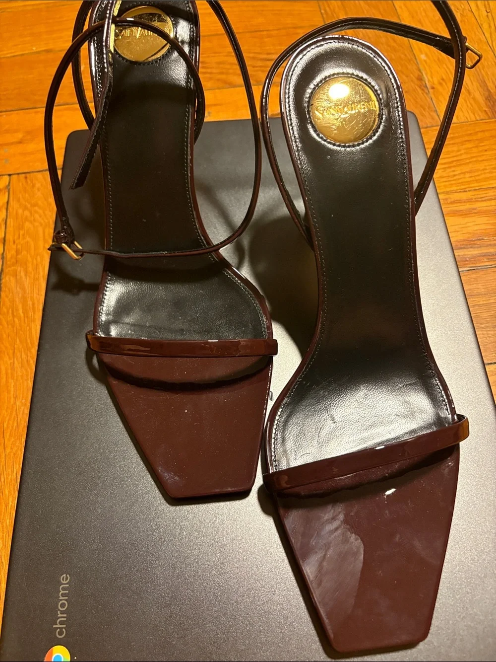 SAINT LAURENT
Lee Sandal - Picture 6 of 7